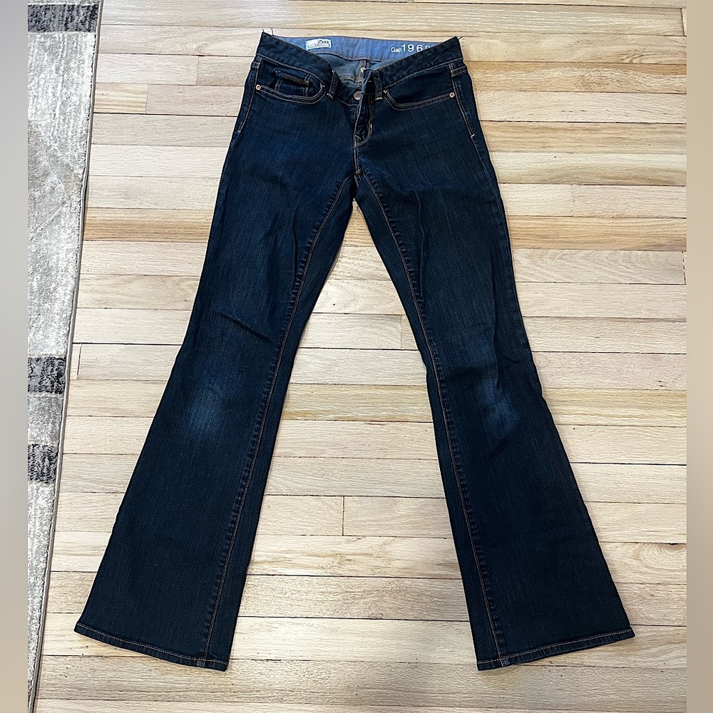 Gap 1969 curvy style bootleg jeans - size 25